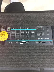 PEAVEY CD MIX 7032A Very Good | Chad's Pawn Shop | Lake Charles | LA